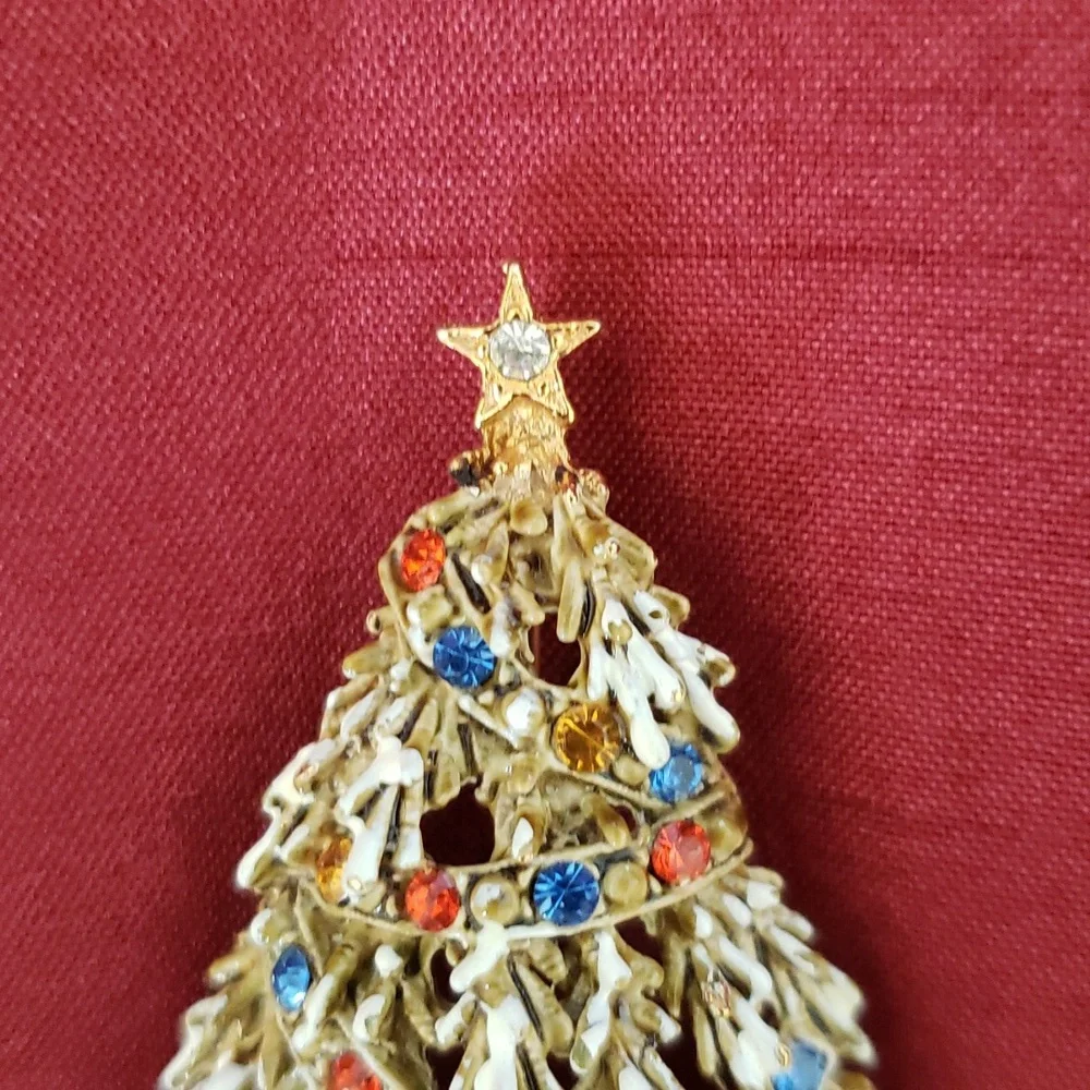 Vintage Arthur Pepper (ART) Christmas Tree Pin